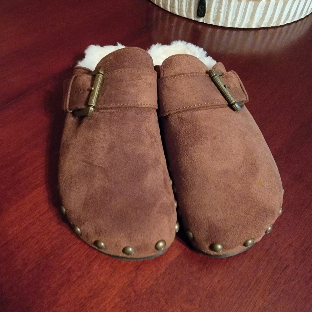 Scoop NYC Brown Suede Mules with White Fur Lining